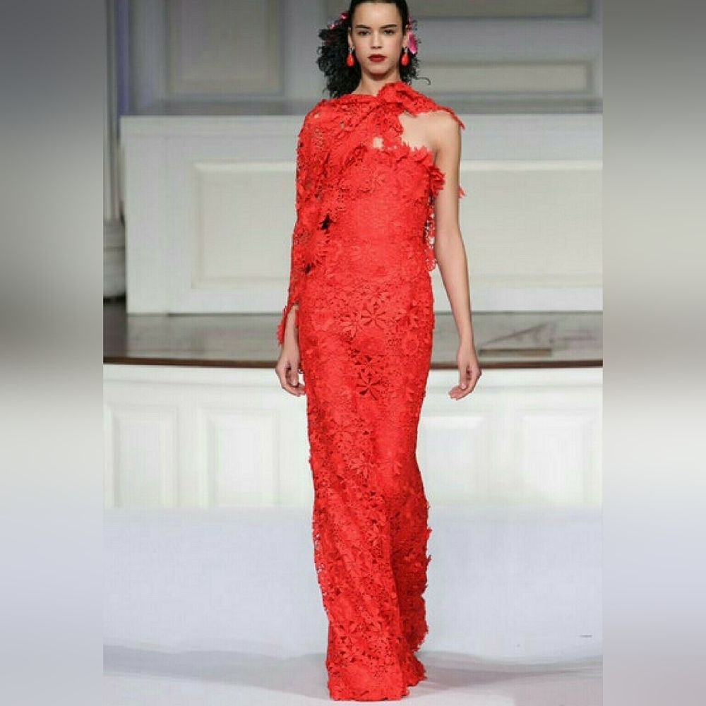 12,000 OSCAR DE LA RENTA STUNNING LOVE RED FLORAL LACE SILK RUNWAY GOWN 14